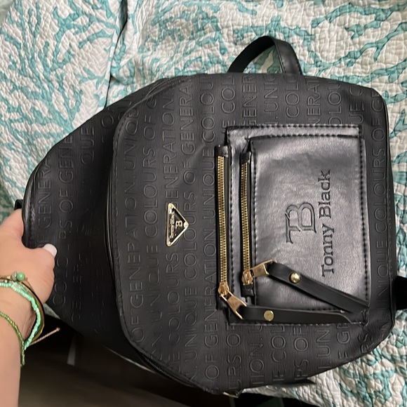 NWT adorable mini backpack!Gold& black perfect size for travel or summer fun! - Picture 3 of 4